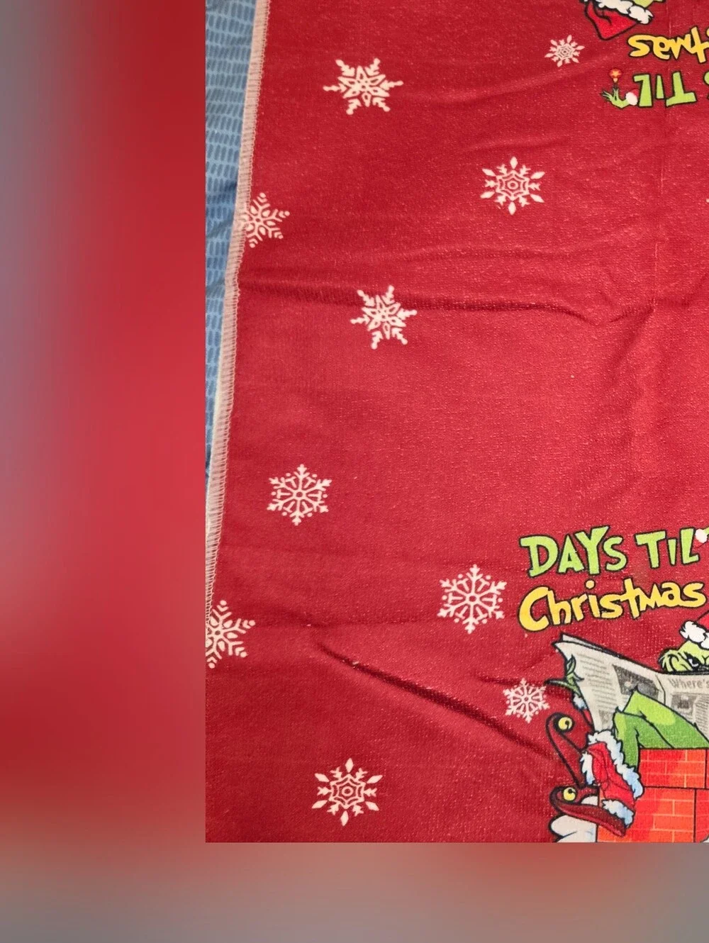Two kitchen towels grinch